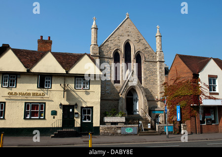 Stoneworld-Galerie und alte Nags Head Pub, Thame, Oxfordshire, Vereinigtes Königreich Stockfoto