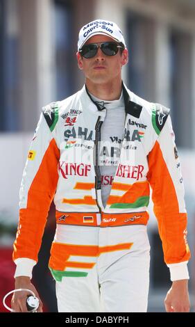 Deutsche Formel1-Fahrer Adrian Sutil von Force India im dritten Training auf der Rennstrecke Nürburgring in Nuerburg, Deutschland, 6. Juli 2013. Foto: Jens Büttner/dpa Stockfoto