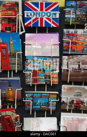 Postkarten zum Verkauf London England Großbritannien UK Europe Stockfoto