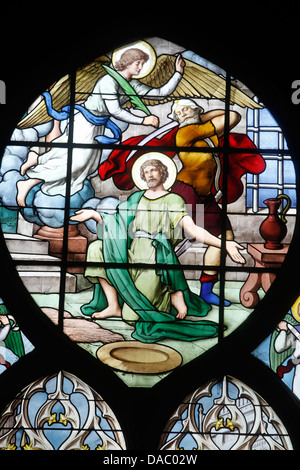 Darstellung des Martyriums des St. Johannes des Täufers in Glasmalerei in St. Severin Kirche, Paris, Frankreich, Europa Stockfoto