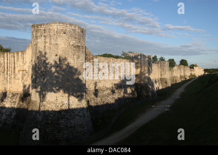 Stadtmauer aus dem 13. Jahrhundert die mittelalterliche Stadt Provins in der UNESCO, Seine-et-Marne, Ile de France, Frankreich Stockfoto