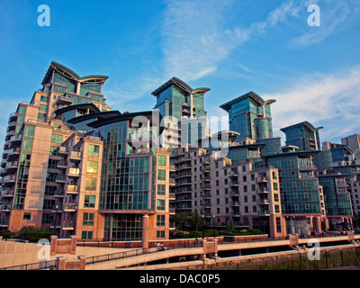 St George Wharf, eine am Flussufer Entwicklung am Südufer der Themse neben der Vauxhall Bridge, London Borough of Lambeth Stockfoto