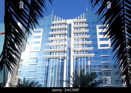 Architektur auf der Fourth Street, Abu Dhabi, Vereinigte Arabische Emirate, Naher Osten Stockfoto