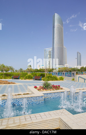 Zeitgenössische Architektur entlang der Corniche, Abu Dhabi, Vereinigte Arabische Emirate, Naher Osten Stockfoto