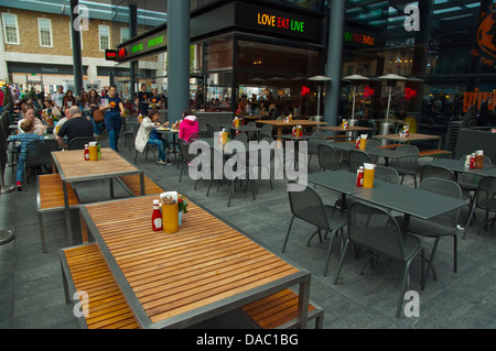 Restaurant Terrassen Old Spitalfields Market East London England Großbritannien UK Europe Stockfoto