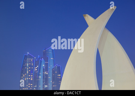 Emirat-Towers bei Nacht, Abu Dhabi, Vereinigte Arabische Emirate, Naher Osten Stockfoto