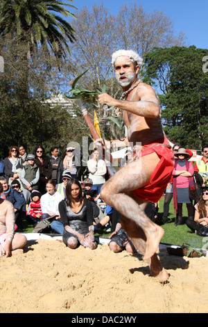 Aborigines traditionellen Tanz-Performance bei NAIDOC in der Stadt im Hyde Park. © Richard Milnes Kredit / Alamy Live News. Stockfoto