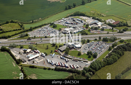 Luftaufnahme von Woodall Dienstleistungen auf der Autobahn M1 Stockfoto