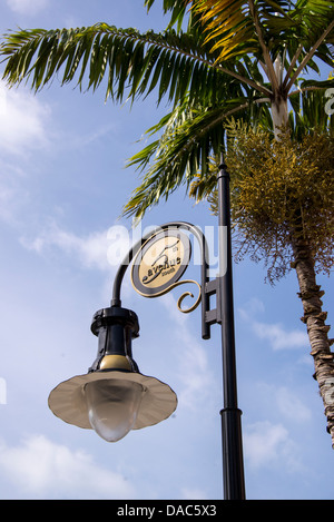 Laternenpfahl auf der 5th Avenue in Naples Florida FL USA Stockfoto