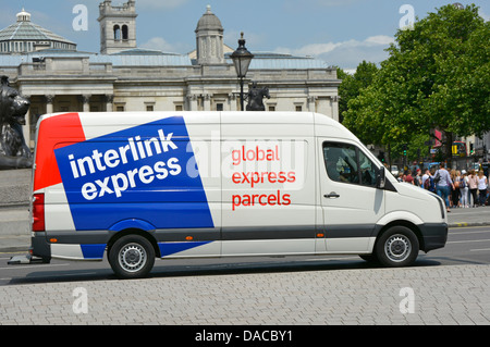 Interlink global express-Pakete Lieferwagen in Trafalgar Square in London Stockfoto