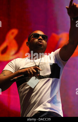 ROLL DEEP ROCK Versammlung 2013 WEMBLEY ARENA LONDON ENGLAND am 10 Juli 2013 Stockfoto