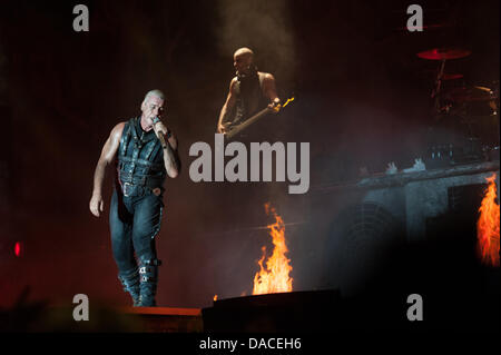 Rom, Italien. 9. Juli 2013.  Metal-Rock-Band Rammstein, Rom (Italien) Konzert 07.09.2013 Credit: Roberto Nistri/Alamy Live News Stockfoto