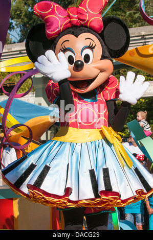 Minnie Mouse in Main Street Electrical Parade Magic Kingdom in Disneyland, Anaheim, Kalifornien. Stockfoto