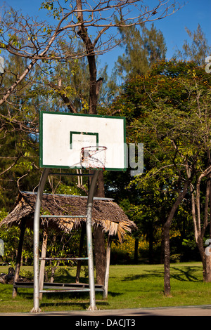 Alten Basketballkorb Stockfoto