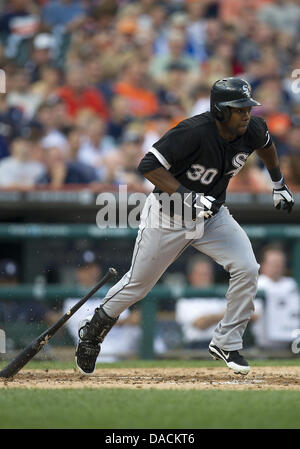 Detroit, Michigan, USA. 10. Juli 2013. 10. Juli 2013: Chicago White Sox Outfielder Alejandro De Aza (30) at bat während MLB Spielaktion zwischen den Chicago White Sox und die Detroit Tigers im Comerica Park in Detroit, Michigan. Die Tiger besiegte die White Sox 8-5. Bildnachweis: Csm/Alamy Live-Nachrichten Stockfoto