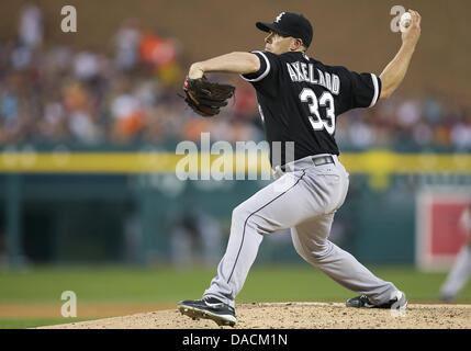 Detroit, Michigan, USA. 10. Juli 2013. 10. Juli 2013: Chicago White Sox ab Krug Dylan Axelrod (33) liefert Tonhöhe während MLB Spielaktion zwischen den Chicago White Sox und die Detroit Tigers im Comerica Park in Detroit, Michigan. Die Tiger besiegte die White Sox 8-5. Bildnachweis: Csm/Alamy Live-Nachrichten Stockfoto