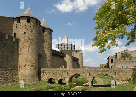 Außenwände des das alte Stadt Carcassonne, UNESCO World Heritage Site, Languedoc, Frankreich, Europa Stockfoto