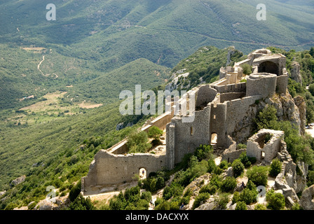 Château de Peyrepertuse, eine Burg der Katharer, Languedoc, Frankreich Stockfoto