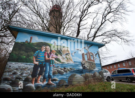 Polizei sichert die Unfallstelle am Kap Arkona in Putgartwn, Deutschland, 28. Dezember 2011.  Eine dreiköpfige Familie wurde unter die herabfallende Trümmer während auf einer Wanderung am 26. Dezember 2011 beigesetzt. Die Suche nach den verschwundenen Mädchens hatte am 27. Dezember 2011 aus Sicherheitsgründen unterbrochen. Auch heute noch behindert stürmisches Wetter und der Bedrohung durch neue Küsten Erosionen die weitere bekanntgeben Stockfoto