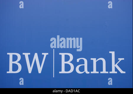 Das Logo der BW-Bank in Stuttgart, Deutschland, 30. Dezember 2011 abgebildet. Deutscher Unternehmer Egon Geerkens der Kontakt zwischen der Bank und der deutsche Bundespräsident Christian Wulff für einen Kredit im Namen Wulff handeln hergestellt, offenbarten die BW-Bank in Stuttgart, Freitag, 30. Dezember 2011. Die Bank weiter erklärte, dass Wulff Kontakt mit der Bank im Herbst 2009 auf dem Tempelschein kam hatte Stockfoto