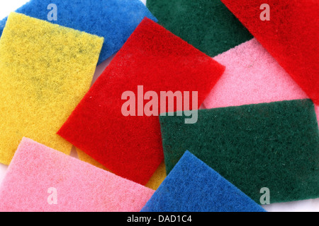 Eine Menge von Schwämmen in verschiedenen Farben-Hintergrund Stockfoto