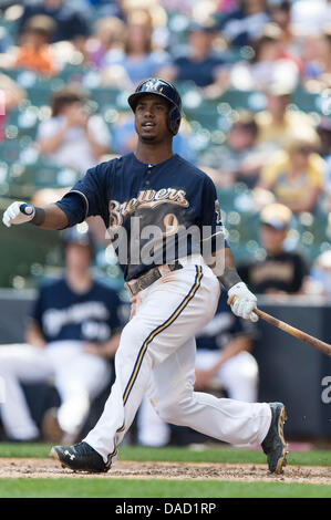 Milwaukee, Wisconsin, USA. 10. Juli 2013. 10. Juli 2013: Milwaukee Brewers Shortstop Jean Segura #9 bis Fledermaus in der Major League Baseball Spiel zwischen den Milwaukee Brewers und den Cincinnati Reds im Miller Park in Milwaukee, Wisconsin. Rottöne besiegte die Brauer 6-2. John Fisher/CSM. Bildnachweis: Csm/Alamy Live-Nachrichten Stockfoto