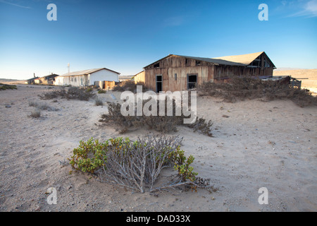 Gebäude in der verlassenen Diamant Bergbau Stadt Kolmanskop, Namib-Wüste, verboten Diamond Area in der Nähe von Lüderitz, Namibia Stockfoto