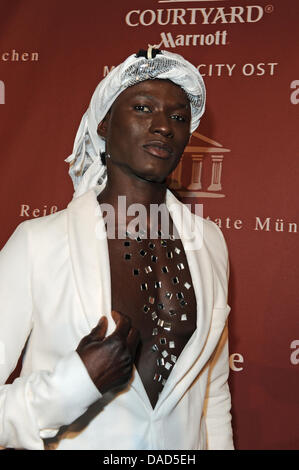 Model Papis Loveday besucht die Opening Party im Hotel Marriott in München, 6. Oktober 2011. Foto: Ursula Düren Stockfoto