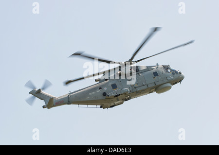 Royal Navy Hubschrauber zeigt eine Augusta Westland Merlin EH-101 auf der RAF Waddington Air Show 2013 Stockfoto