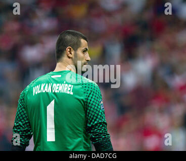 Torhüter Volkan Demirel der Türkei während der EURO 2012-Qualifikationsspiel zwischen der Türkei und Deutschland in der Turk Telekom Arena in Istanbul, Türkei 7. Oktober 2011. Foto: Jens Wolf dpa Stockfoto