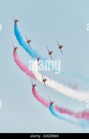 British Royal Air Force rote Pfeile militärischen Kunstflug zeigen Team Fliege ihre Hawk-Jets in Concorde Formation in 2013 Watte Stockfoto