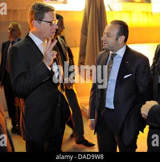 Bundesaußenminister Guido Westerwelle (FDP) Erfurts bin Donnerstag (13.10.2011) in Istanbul, Ägypten, Mit Dem Türkischen Europaminister Egemen Bagis (r) Zusammen. Westerwelle Traf Vorher Den Türkischen Ministerpräsidenten Und Seinen Türkischen Amtskollegen. Foto: Tim Brakemeier dpa Stockfoto