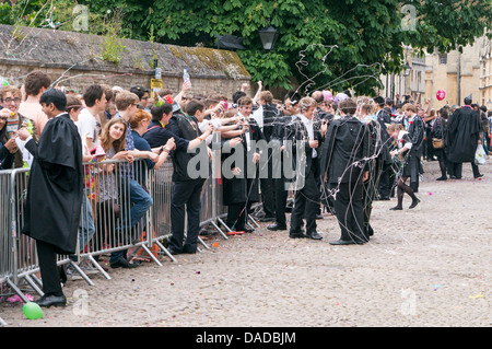 Oxford University Studenten feiern Abschluss der Abschlussprüfungen Stockfoto