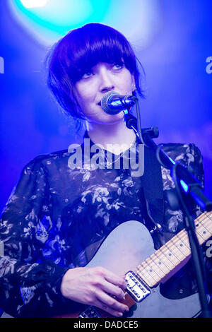 Segrate Mailand Italien. 9. Juli 2013. Die englischen Indie-folk-Band Tochter führt live im Circolo Magnolia während un Altro Festival 2013" Credit: Rodolfo weitertransferiert/Alamy Live News Stockfoto