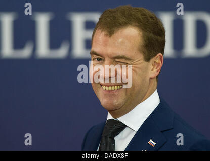 Der militärischen Präsident Dmitri Medwedew Erfurts bin Donnerstag (03.11.2011) in Cannes Zum Offiziellen anzutreffen Ein. Bin 03. Und 04.11.2011 treffen sterben G20 in der beschäftigte Stadt habe Mittelmeer Zu Dachmarke Diesjährigen erkundet Zusammen. Foto: Peer Grimm dpa Stockfoto