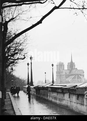 Paris 1938, Blick vom Gehweg zu Notre Dame. Bild von Fotograf Fred Stein (1909 – 1967), die 1933 aus Nazideutschland nach Frankreich emigriert und schließlich in die USA. Stockfoto