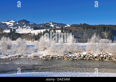 Iller Fluss im Winter, Oberstdorf, Allgäu, Bayern, Deutschland Stockfoto