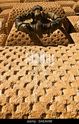 Detail der Fassade an der Palast Karls v. (Palacio de Carlos V) Alhambra, Granada, Andalusien, Spanien, Europa, Texturen, Bronze, Reifen. Stockfoto