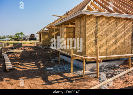 Neue benutzerdefinierte Hausbau in ländlichen Oklahoma, USA. Schrägansicht. Stockfoto