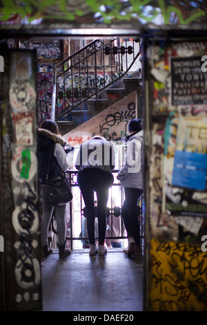 drei Frauen im Tacheles, Berlin Stockfoto