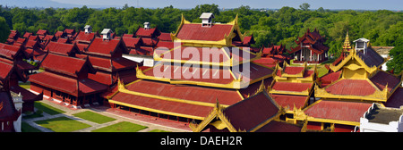 Blick über die Dächer von Mandalay Palast, Burma, Mandalay Stockfoto