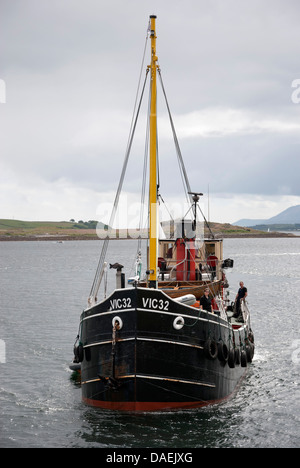 Dampf-Engined Clyde Puffer Boot Vic 32 bei Tighnabruaich Stockfoto