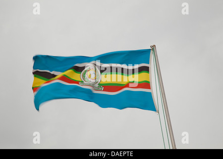 Flagge der Ostafrikanischen Gemeinschaft im Wind, Ruanda Stockfoto