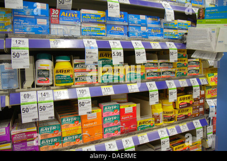 Miami Beach Florida, Walgreens, Apotheke, Drogerie, Shopping Shopper Shopper Geschäfte Geschäfte Markt Märkte Markt Kauf Verkauf, Einzelhandel Geschäfte BU Stockfoto