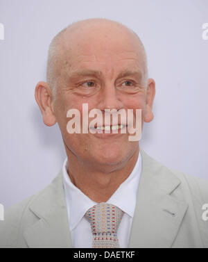 Westwood, Kalifornien, USA. 11. Juli 2013. John Malkovich kommt für die Premiere des Films "Rot 2" im Dorf Theater. Bildnachweis: Lisa O'Connor/ZUMAPRESS.com/Alamy Live-Nachrichten Stockfoto