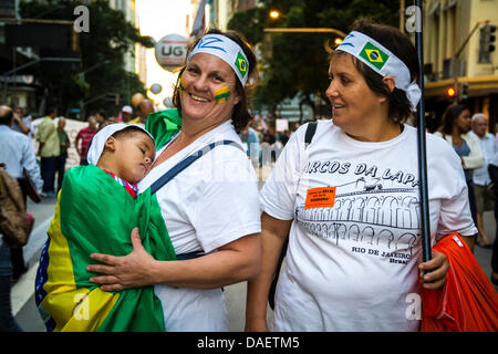 Rio De Janeiro, Brasilien. 11. Juli 2013. Brasilien zurück auf die Straße mit Protest organisiert von den Gewerkschaften und Sozialbewegungen (Rio De Janeiro, 11. Juli 2013) Credit: Stefano Figalo/Alamy Live News Stockfoto