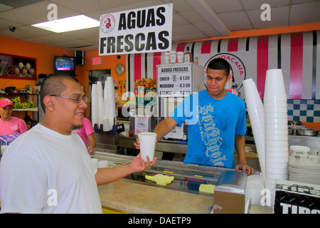 Miami Florida, Homestead, Washington Avenue, La Michoacana, Hispanic Latino ethnische Einwanderer Minderheit, Mann Männer männlich Erwachsene Erwachsene Erwachsene, Kunde, Stockfoto