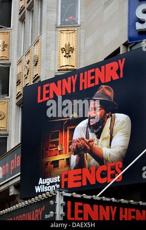 London, England, Vereinigtes Königreich. Herzogin Catherine Street Theatre. Lenny Henry im August Wilson "Zäune" Stockfoto