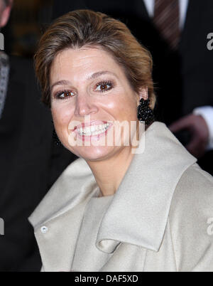 Prinzessin Maxima der Niederlande besucht die gute Geld-Gala der die Nationale Postleitzahl Loterij beim Museum Singer in Laren, Niederlande, 9. Februar 2011. Während das gute Geld Gala 75 erhalten Wohltätigkeitsorganisationen Geld von der Postleitzahl Loterij. Foto: Patrick van Katwijk Stockfoto