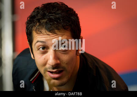 Deutsch-türkischer Schauspieler Fahri Yardim während der Pressekonferenz für den Film "Almanya" ("Almanya - Willkommen in Deutschland") während der 61. Internationalen Filmfestspiele Berlin in Berlin, Deutschland, 12. Februar 2011. Der Film läuft in der Sektion Wettbewerb außer Konkurrenz des International Film Festival. Die 61. Berlinale findet vom 10. bis 20. Februar 2011. Foto: M Stockfoto